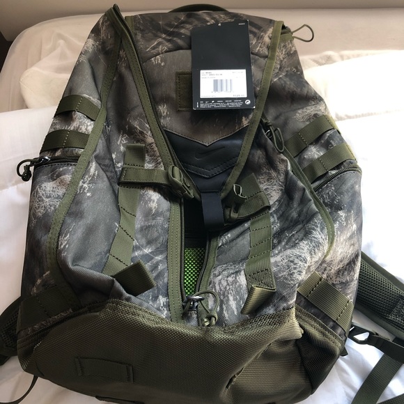 nike recruit backpack
